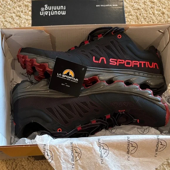La Sportiva HELIOS III mountain running shoes